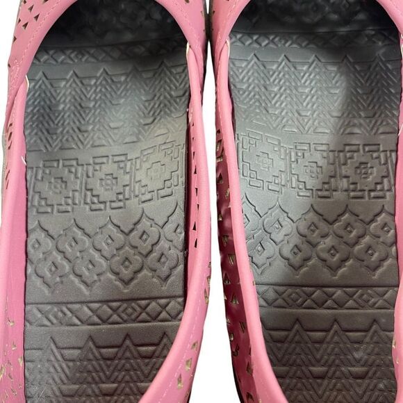 Muk Luks Rose Cut-Out Slip-On Flats Size 9 Comfortable Athleisure Shoes - Picture 5 of 7